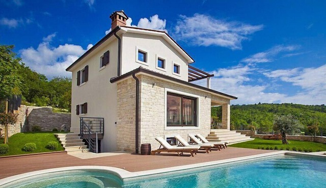 Lovely Villa Royal Blue, in Istria, with a Pool