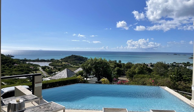 LUX AT ITS BEST, INCREDIBLE VIEWS, INFINITY POOL, BEST REVIEWED, SPECTACULAR!