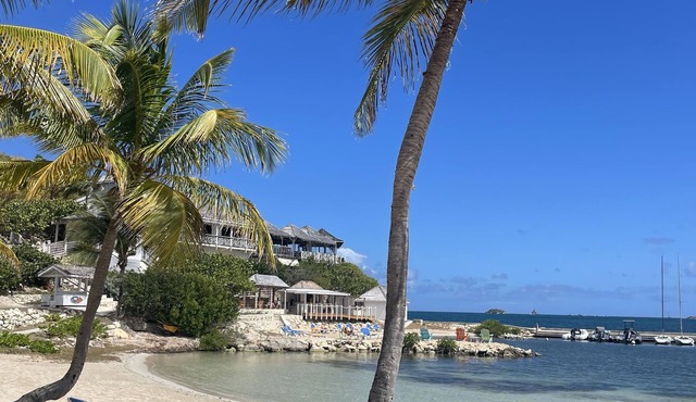 Luxurious Bay View One Bed luxury Villa