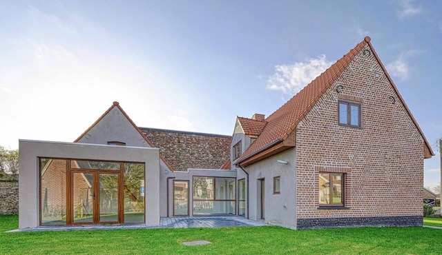 Luxurious home in Diksmuide with WiFi