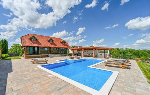 Luxurious Home In Lestakovec With Sauna
