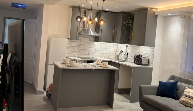 Luxury 2 Bed Apartment in Royal Sutton Coldfield
