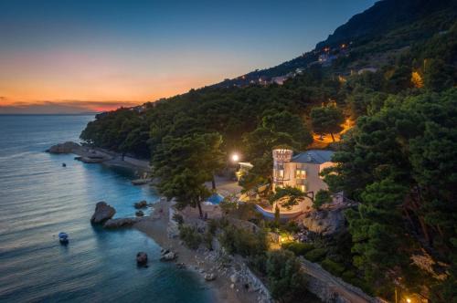 Luxury beachfront Villa Sea Palace with pool & spa near Omiš
