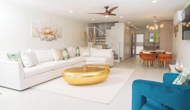 Luxury condo in Jolly Harbour Near beach