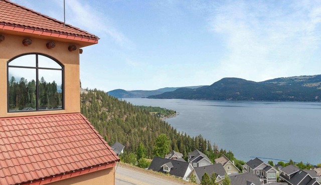 Luxury Okanagan Mansion - Weddings, Retreats & Family Gatherings