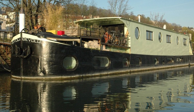 Luxury Paris Houseboat