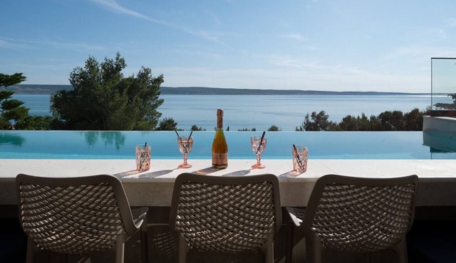 Luxury Villa Black Velvet with Pool