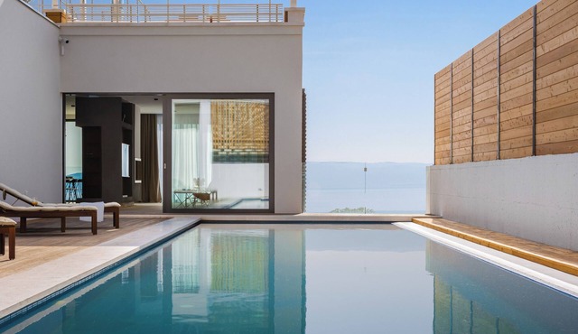 Luxury Villa in charming Omiš with fitness room, WiFi