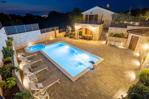 Luxury Villa Petros