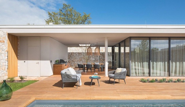 Luxury Villa Serenity Pula 3 with Heated Pool