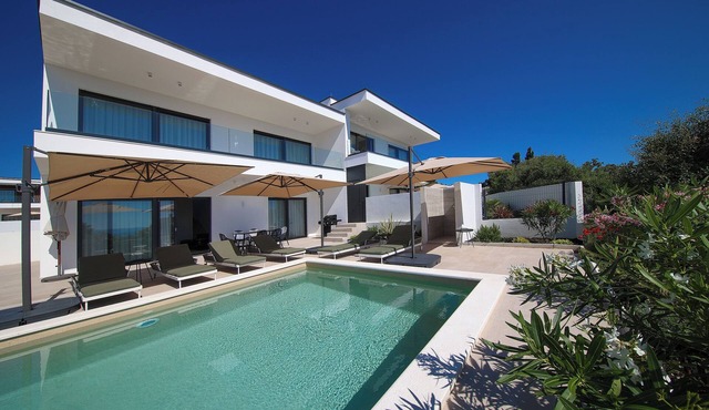 Luxury Villa Sunset - Private heated Pool