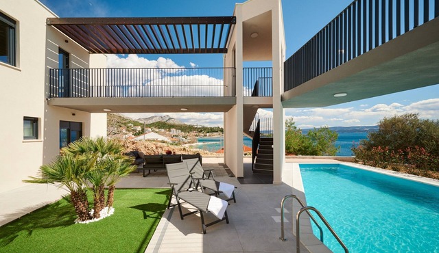 Luxury villa with a swimming pool Mali Rat, Omiš (K-21548)