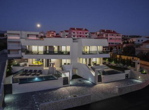 Luxury Villas Travera