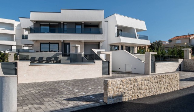Luxusvilla Travera mit privatem Pool und Sauna by Interhome