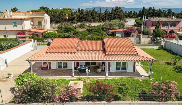 MAGNIFICENT VILLA LUNU