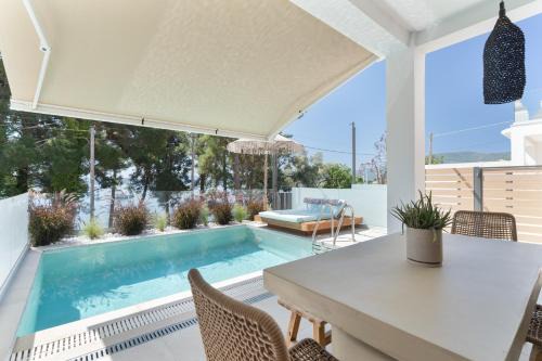 Mella Roa - Villa Onyx