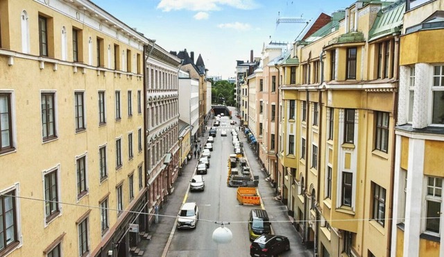 Mid Century Jugend | Walkable Area | Tram/Bus 200m