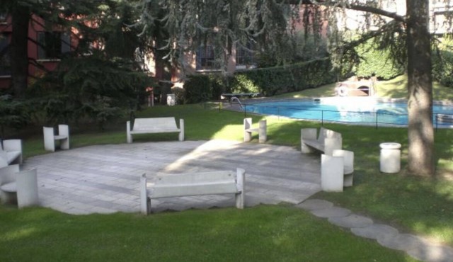 Milan, Minutes from Rho Fair S.Siro Stadium Hyppodrome, 1 bedroom garden pool