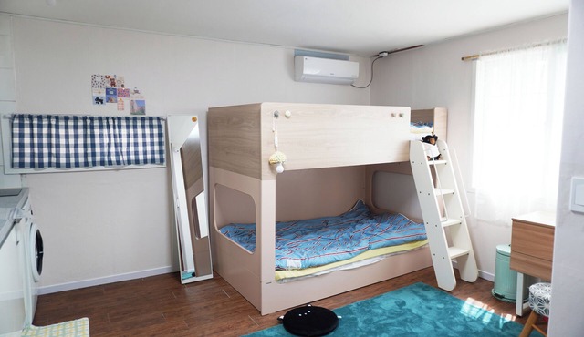 MINNY HOUSE 305. New Open. Best location in Hongdae. Close to hongdae sta.