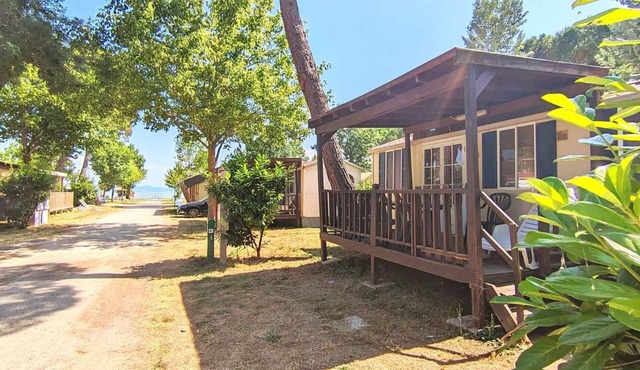 Mobile home with air conditioning