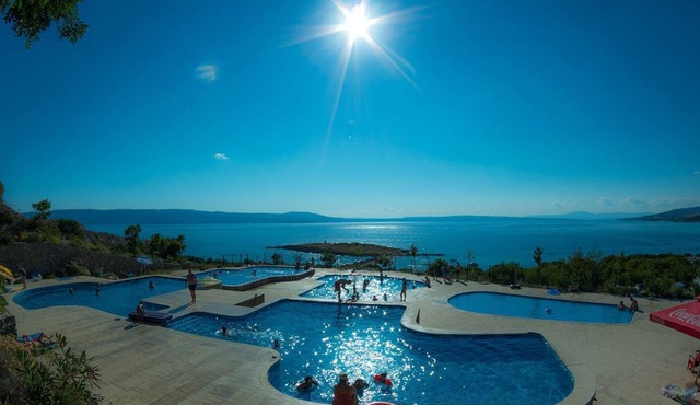 mobile home "Queen Campagna" with communal pool