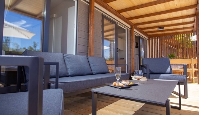 Mobile house with private pool