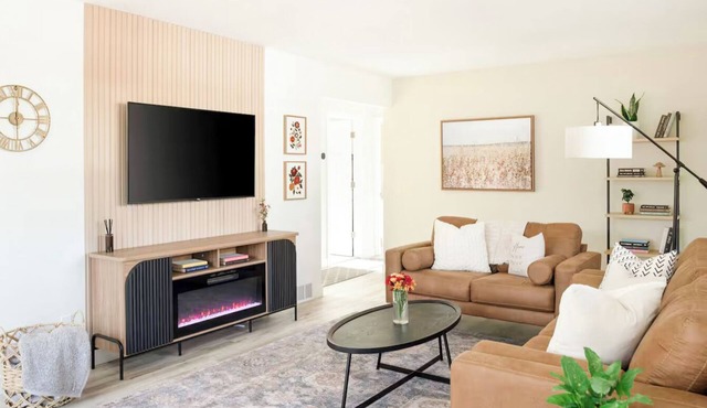 Modern 4BR Retreat - Sauna, Arcade & Fire Pit - 6min to Downtown Minneapolis