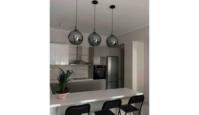 Modern Apartment 2 minutes from the beach!