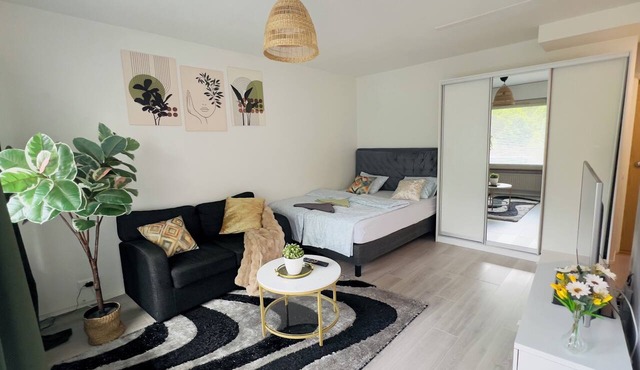 Modern Apartment in Myyrmäki – Direct Train to Helsinki & Airport