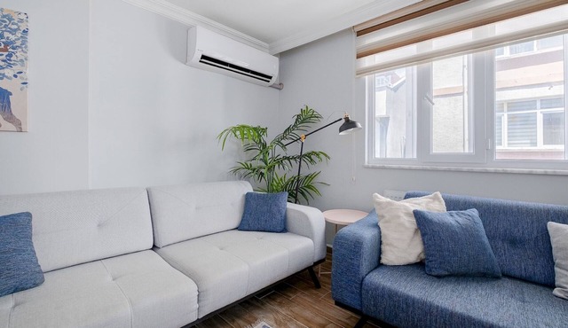 Modern Balcony Flat, 10 Minutes to Üsküdar Seafro