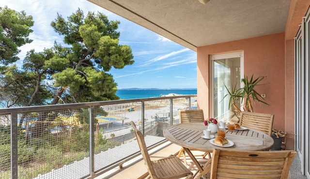 Modern, bright and spacious two bedroom apartment in Split next to Znjan beach.