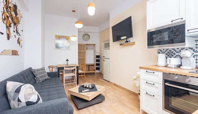 Modern City Oasis – Just Steps from the Beach and Sightseeing
