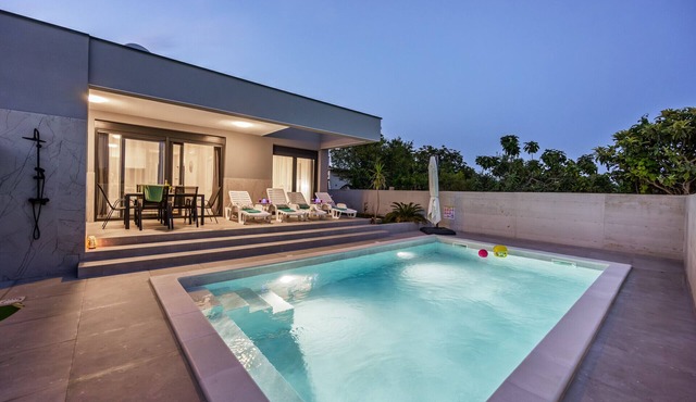 Modern Family Villa Mia with Private Pool