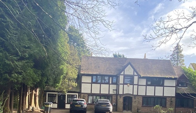 Modern fully independent studio on golf-course.