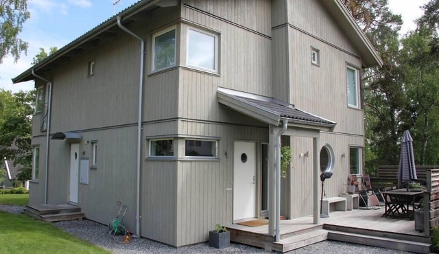Modern House, 15 min drive from Stockholm City close to lake and the archipelago