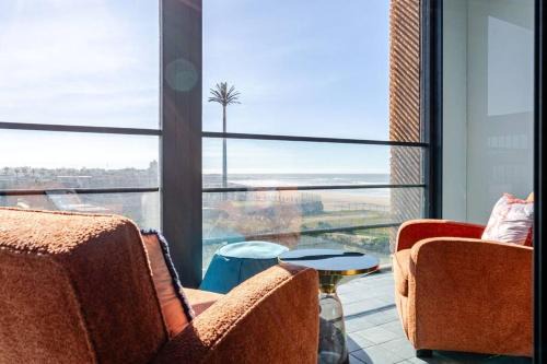 Modern Ocean View Apartment