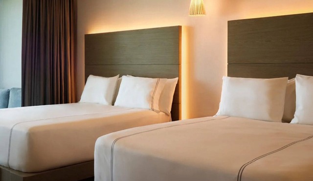 Modern Resort Suite w/Rooftop Tub, VIP Lounge & Spa Access Included