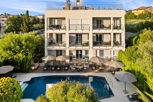 Modern Rooms Villa Oasiss by Istrabook