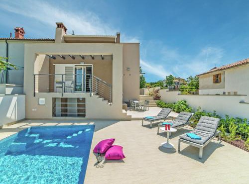 Modern villa in Salakovci with private pool