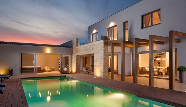 Modern Villa Royal Green, in Istria, with a Pool