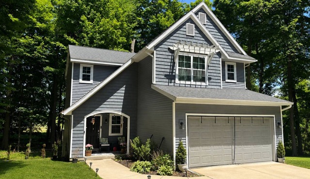 Modern Woodland Retreat - SPECIAL RATES JUNE 26 - JULY 5!