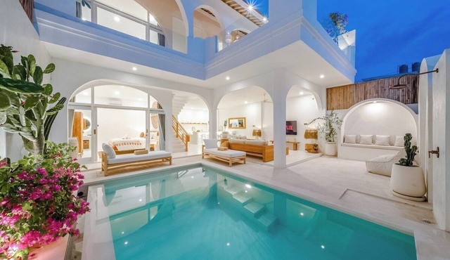 "Mykonian" Concept - Luxurious 3BR Canggu Beach