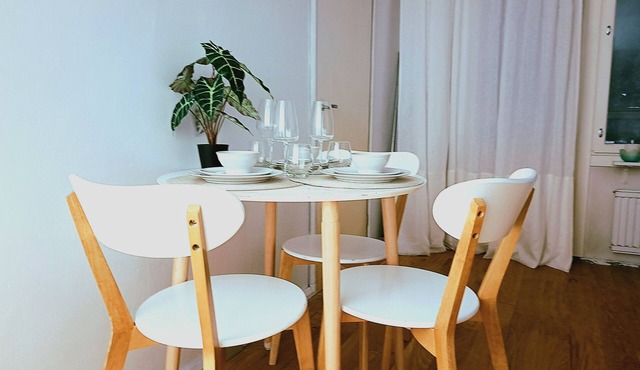 Nature-Inspired Cozy Retreat w/Balcony Near Train, Helsinki & Airport