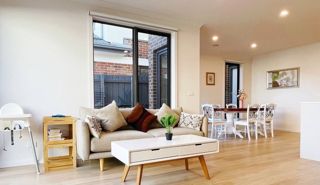 Near Westfield Fountain Gate/train Station/super Cozy Bed/4b3b1c