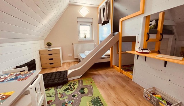 NEU - Familienfreundliches Ferienhaus am GoitzscheSee - 150m bis zum See