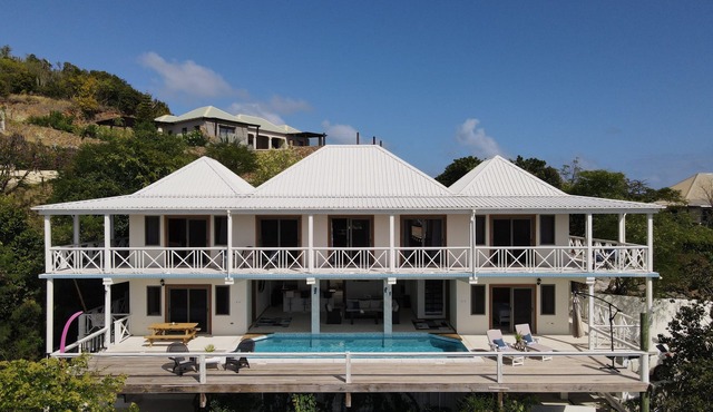 New House with Amazing Views & Pool!