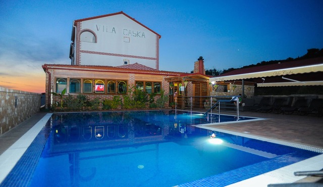 NEW LISTING!Vila Caska -ap7-for 2 people- Zrce beach, pool, wifi, a/c