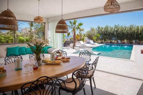 New Luxury Beach Villa
