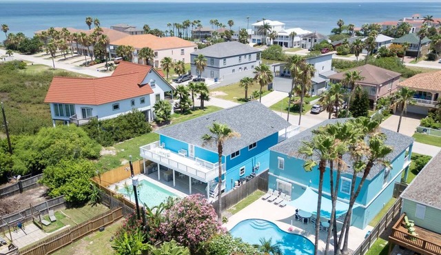 NEW! New 5BR Remodel, Heated Pool, Gameroom, up to 20