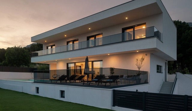 NEW Villa LaMar Heated Pool Sea View near Split Family BBQ Pets Private Parking